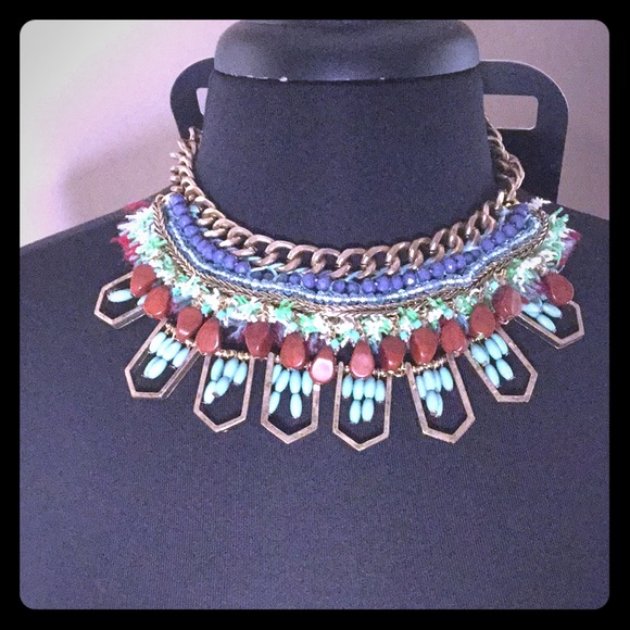 Unique Bib Statement Necklace - Picture 4 of 5